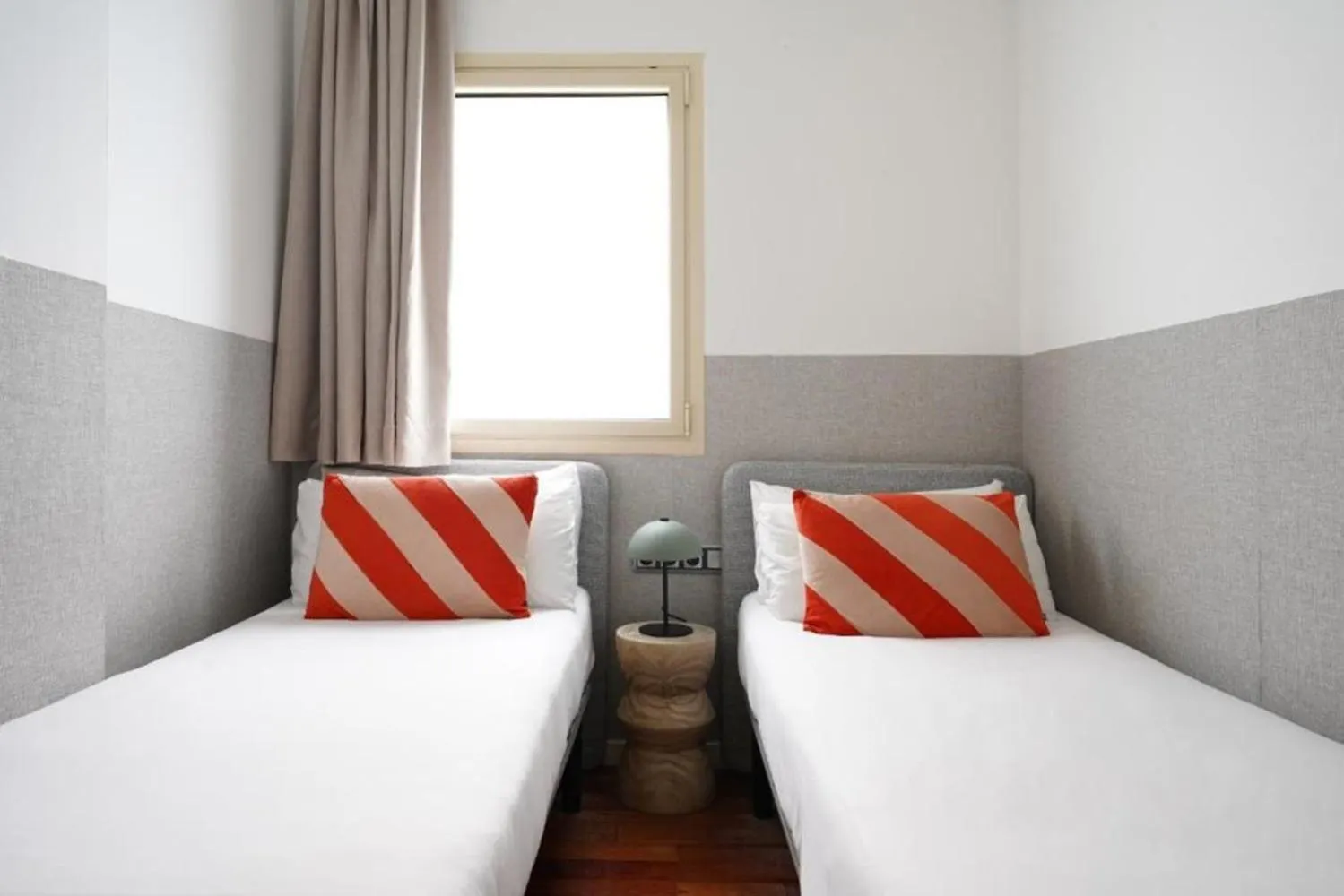 Ola Living Plaza Catalunya Apartment Barcelona 0*,  Spain